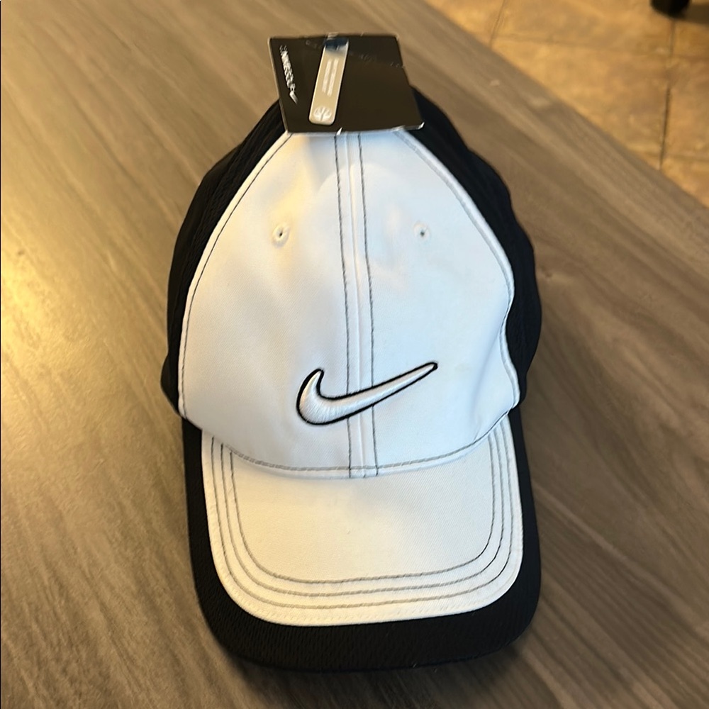 Nike Two-Tone Black and White Cap